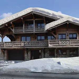 https://chalet-de-latray-1066.hotels-rhonealpes.com